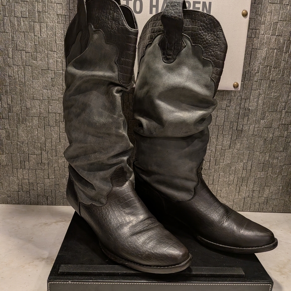 Frye Black and Gray Leather Slouch Boots Sz 7.5 - Picture 16 of 16